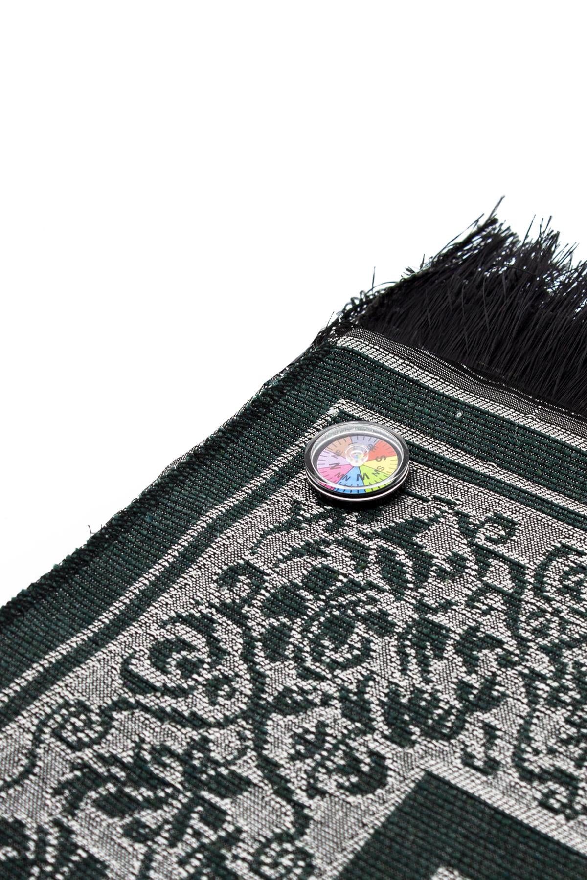 Kıbleyi Gösteren Pusulalı Yeşil Seccade